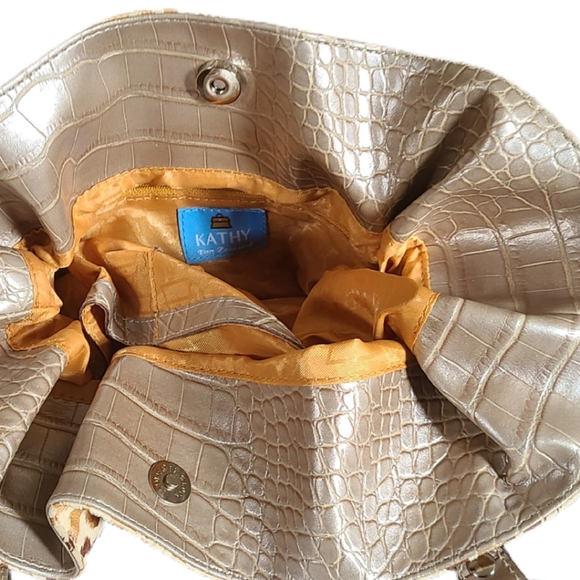 COPY - KATY VAN ZEELAND JUNGLE PRINT PURSE NWT - Picture 6 of 9